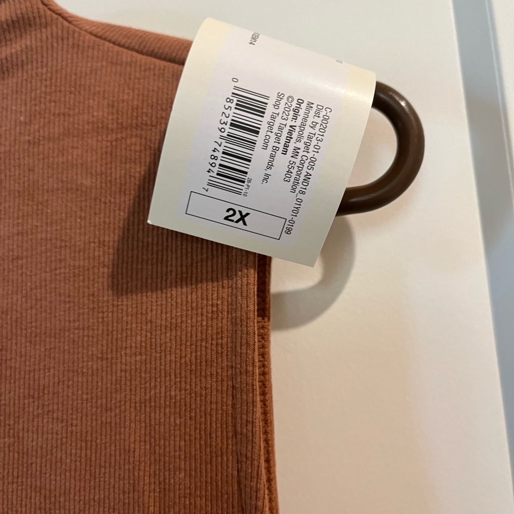 A New Day slim fitted tan mock neck tank - Size 2X - Picture 5 of 8